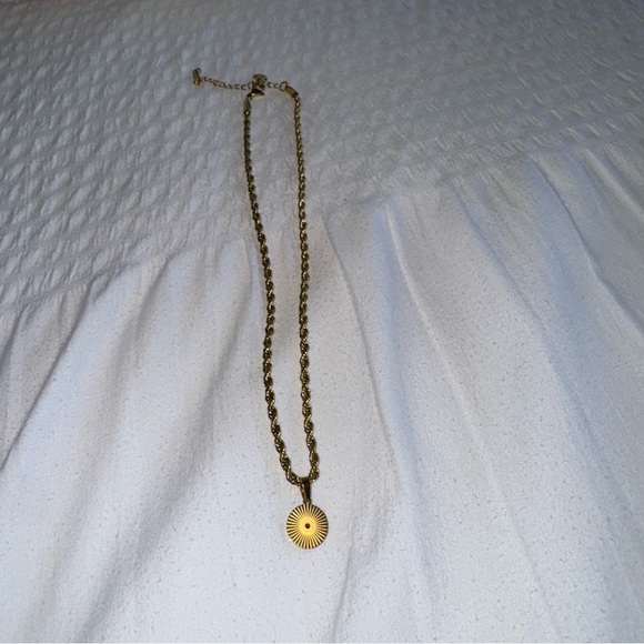 Slide jewels gold necklace with circle pendent - Picture 11 of 14